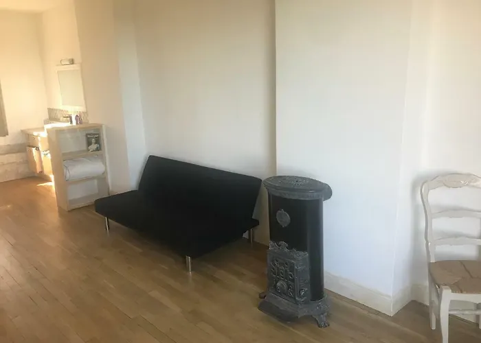 Librairie Abelard منزل للإقامة Montolieu